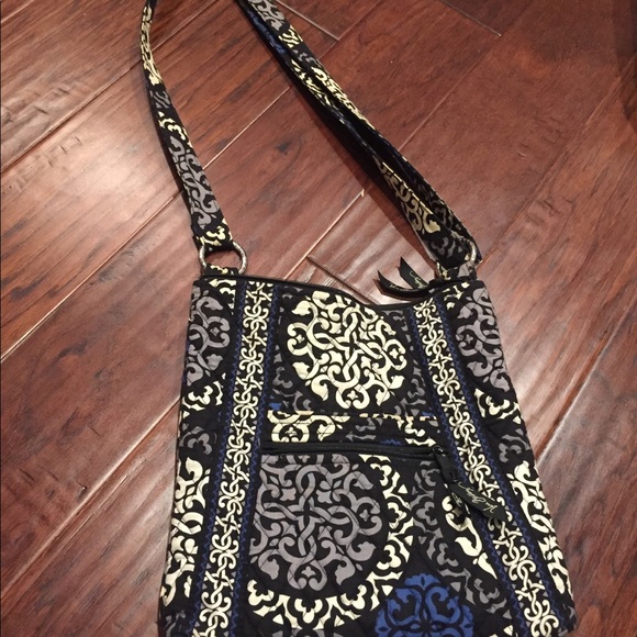 Vera Bradley Big cross body - Picture 2 of 2